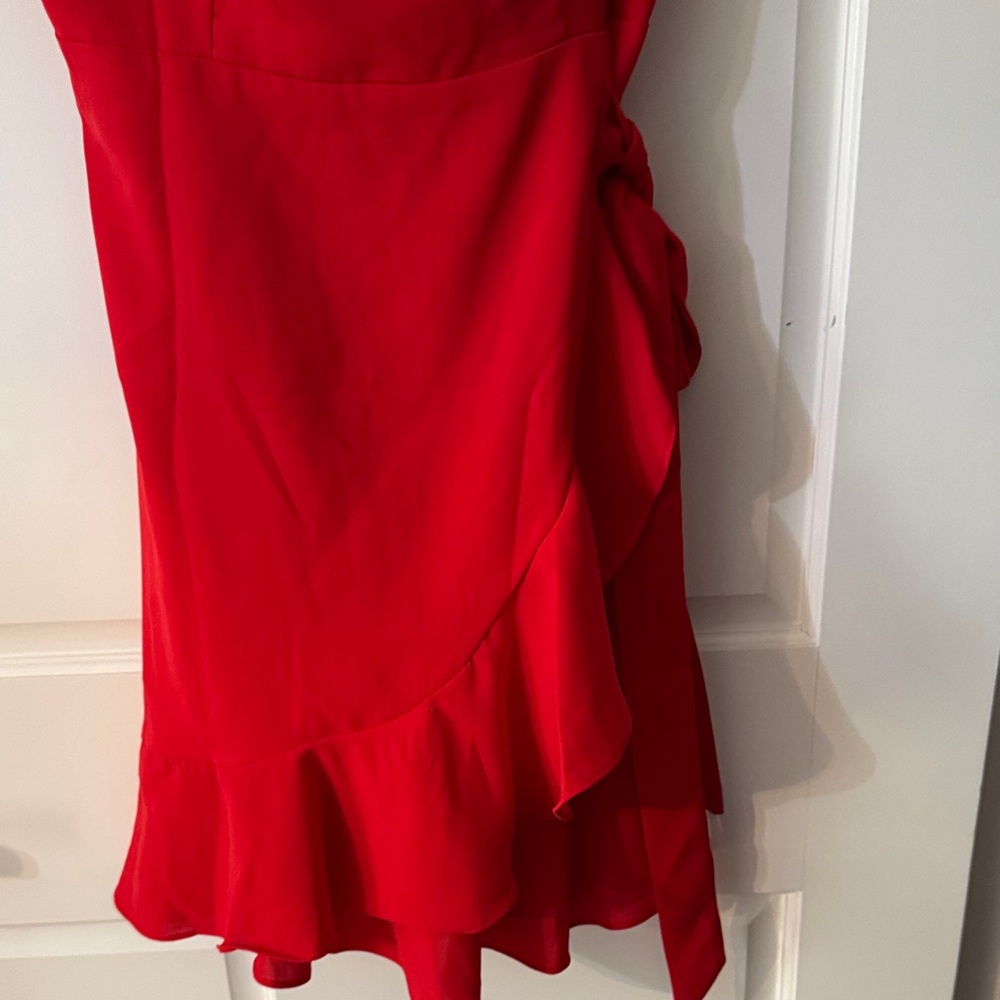 RED DRESS - Picture 2 of 4